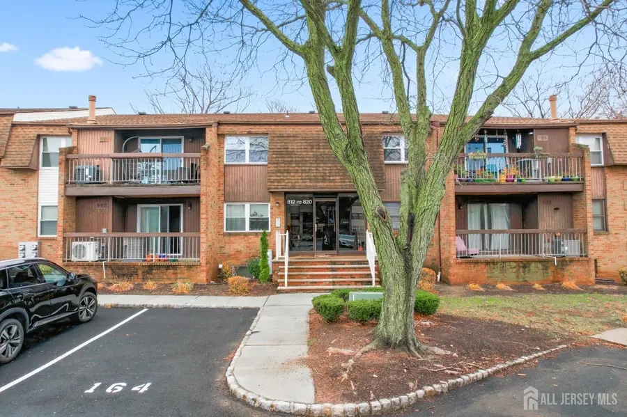 -816 Sharon Garden Court, Woodbridge Township, NJ 07095 - Image #2