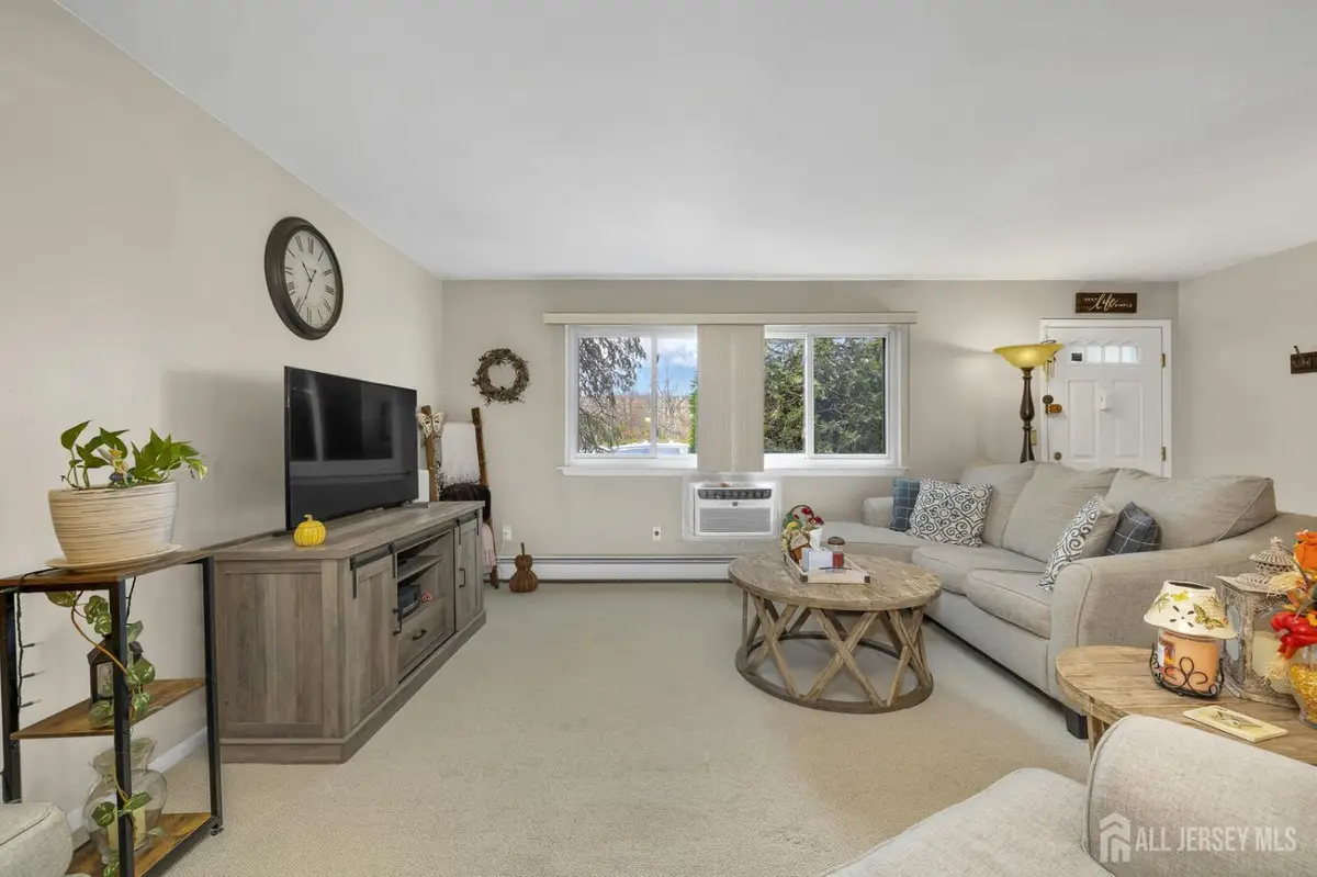 -641 Cricket Lane, Woodbridge Township, NJ 07208 - Image #1