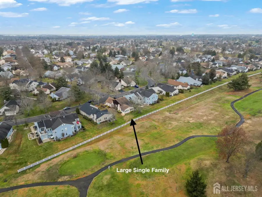 -11 Bedfordshire Drive, Monroe, NJ 08831 - Image #2