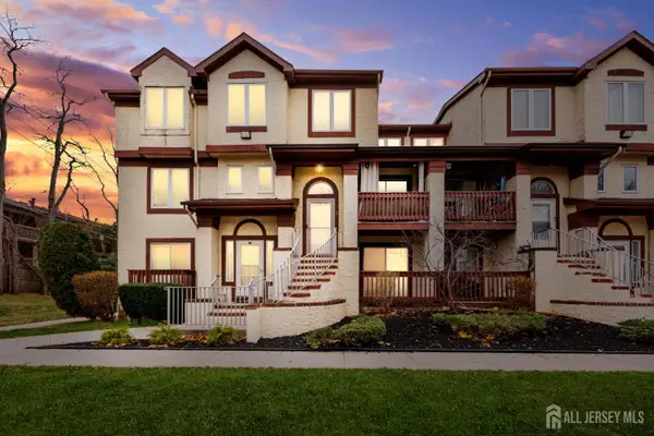 -112 Michaels Court, Woodbridge Proper, NJ 07095