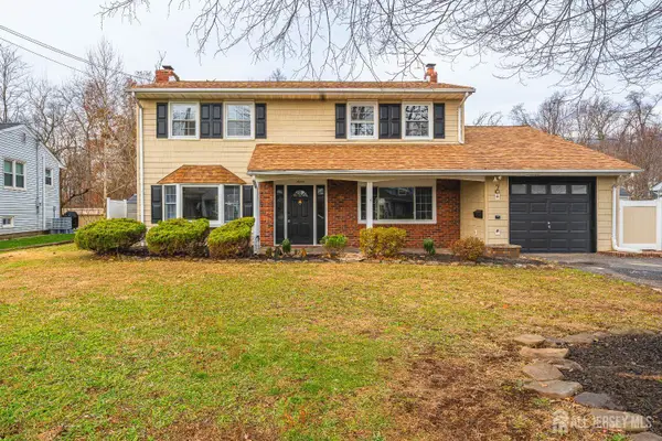 -7 Weiss Drive, Middlesex, NJ 08846