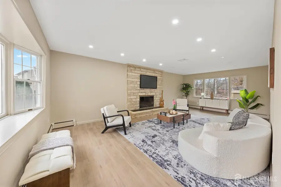 -7 Weiss Drive, Middlesex, NJ 08846 - Image #3