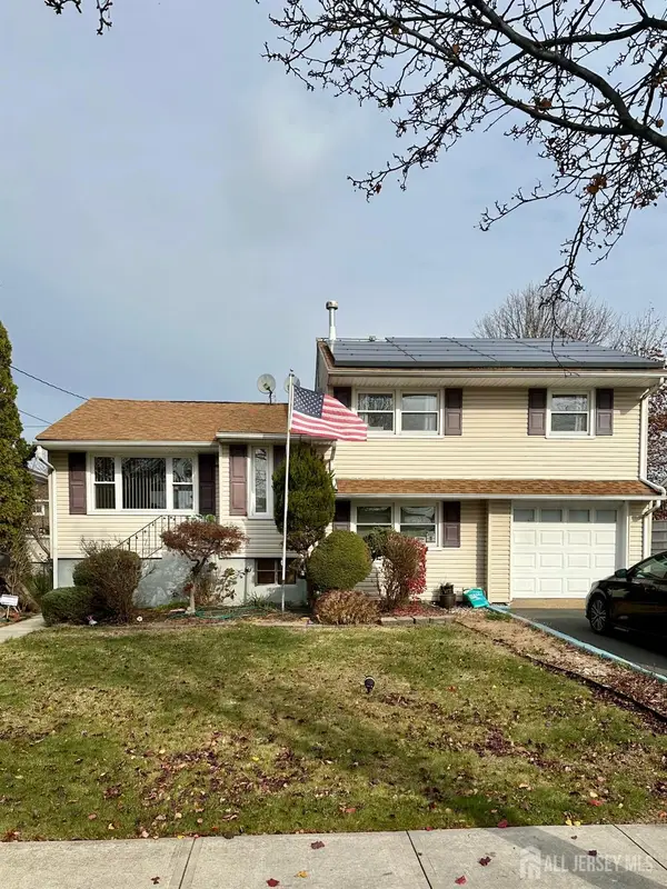 -118 Markowitz Street, Carteret, NJ 07008