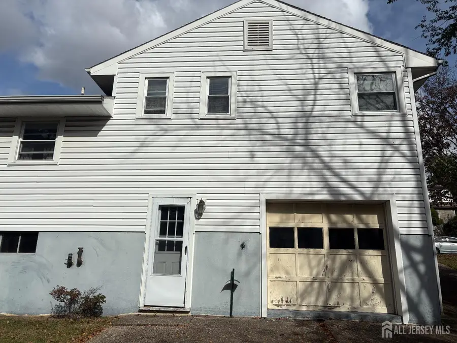 -13 Glencourt Avenue, Edison, NJ 08837 - Image #2