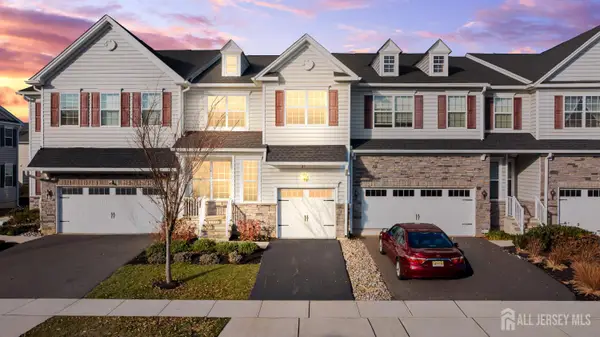 -23 Larkspur Lane, Monroe, NJ 08831