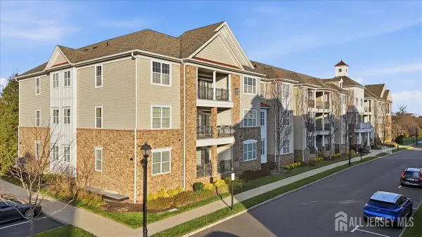 -5301 Enclave Circle, Franklin, NJ 08873