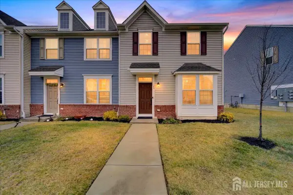 -66 American Way #266, Aberdeen, NJ 07721