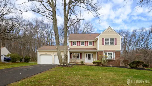 -11 Navajo Road, East Brunswick, NJ 08816