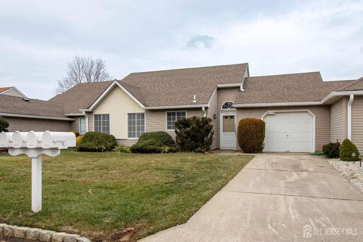 -659-B Azalea Plaza, Monroe, NJ 08831 - #1