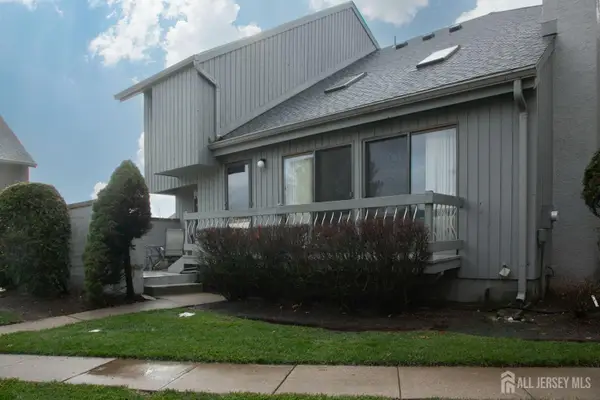 -77 Linda Lane, Edison, NJ 08820