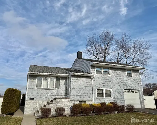 -60 Tracy Drive, Fords, NJ 08863