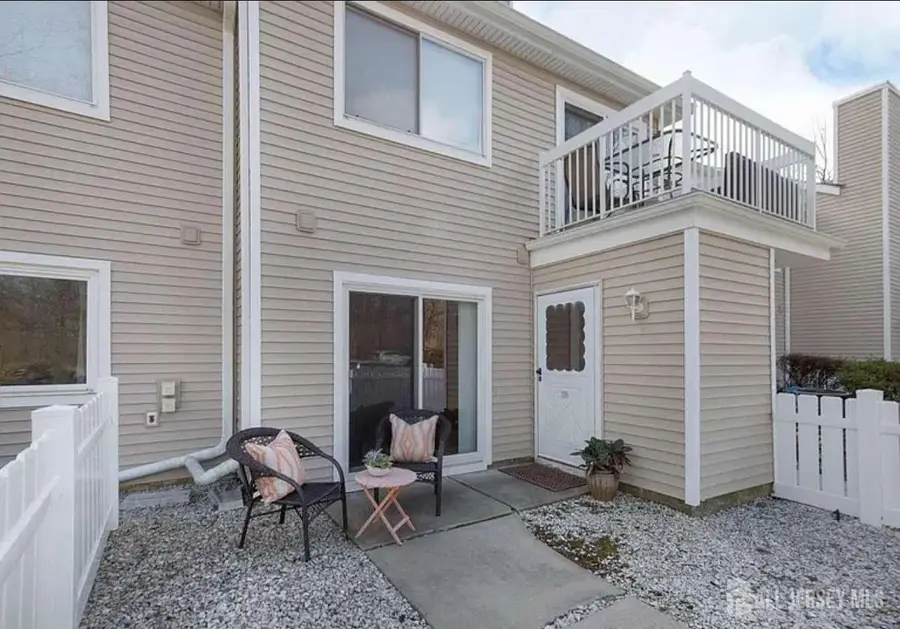 -29 Wynwood Drive, Heathcote, NJ 08852 - Image #2