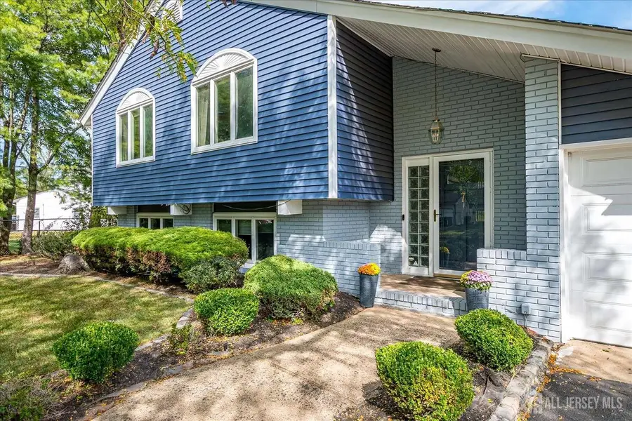 -7 Gentore Court, Edison, NJ 08820 - Image #3