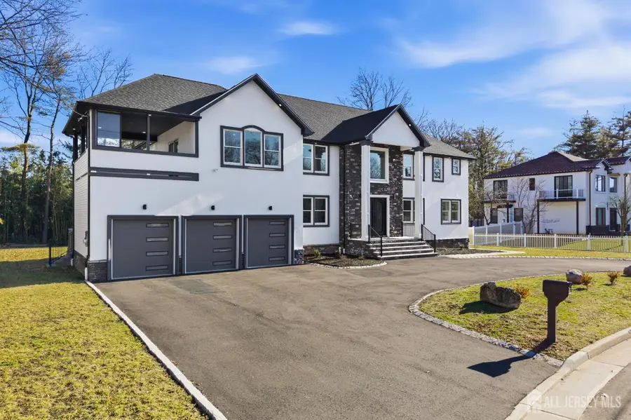 -4 Hemlock Drive, Edison, NJ 08820 - Image #2