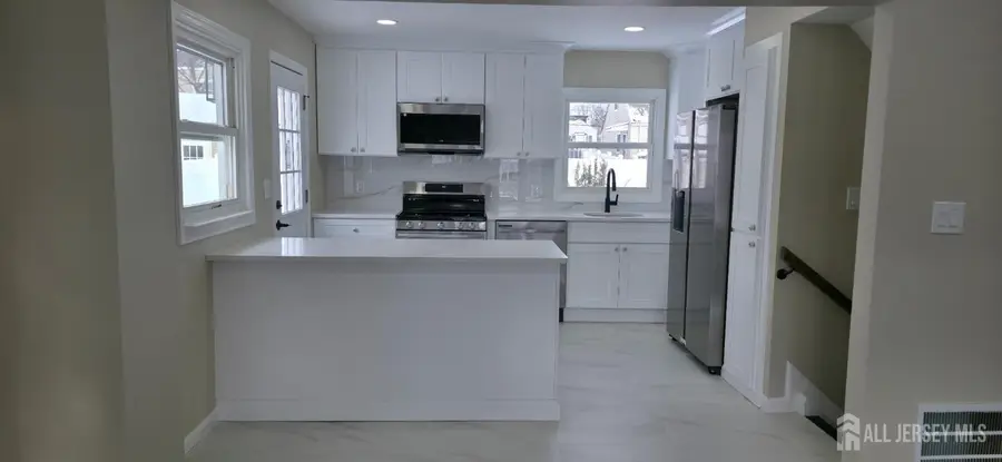 -22 Robin Place, Sayreville, NJ 08859 - Image #2