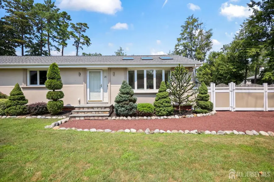 -25 Maple St, Spotswood, NJ 08884 - #3