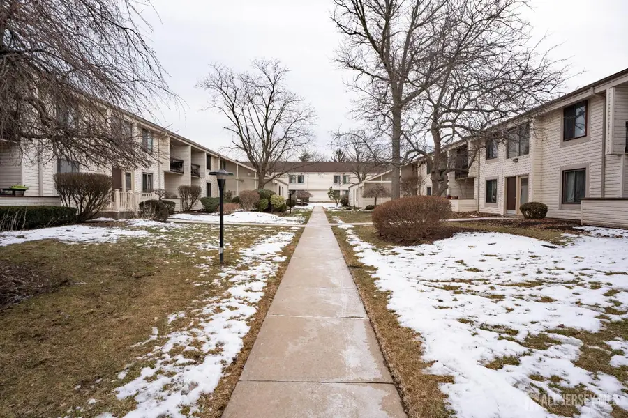 -2-Z Avon Drive, East Windsor, NJ 08520 - #2