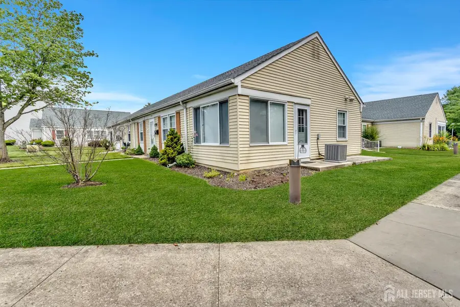 -326 Nantuckett Lane #A, Monroe, NJ 08831 - Image #2