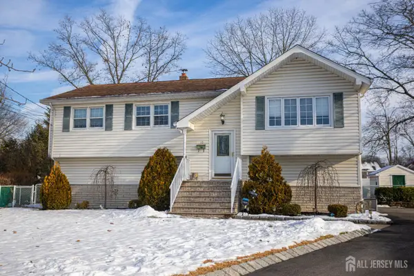 -10 Lapa Court, Sayreville, NJ 08859