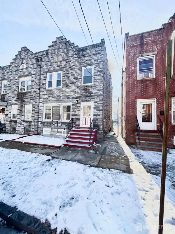 -31 Chrome Avenue, Carteret, NJ 07008