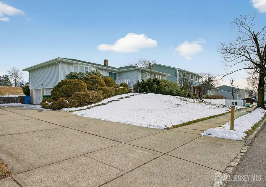 -30 Iroquois Drive, Sayreville, NJ 08859 - Image #2