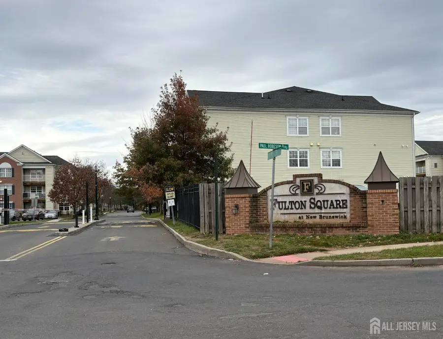 -1031 Dogwood Court, New Brunswick, NJ 08901 - Image #2