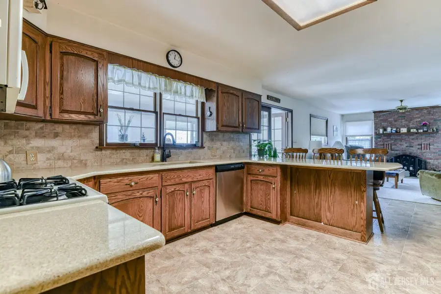 -12 Church Lane, East Brunswick, NJ 08816 - Image #3