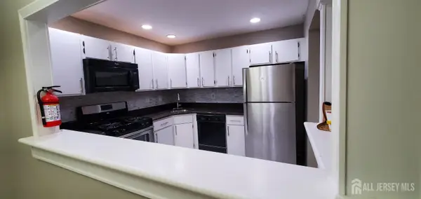 -261 Kempsey Drive, North Brunswick, NJ 08902