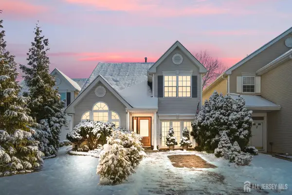 -18 Tall Oaks Court, Old Bridge, NJ 08857