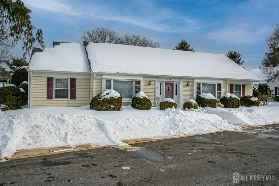 -628 Windsor Way #B, Monroe, NJ 08831 - #2