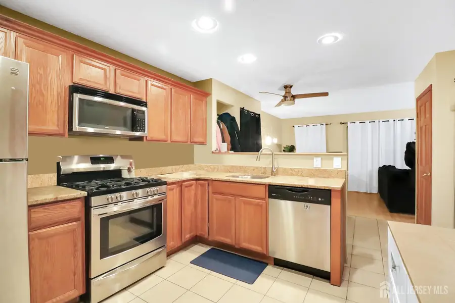 -140 Lawrence Street, New Brunswick, NJ 08901 - #3