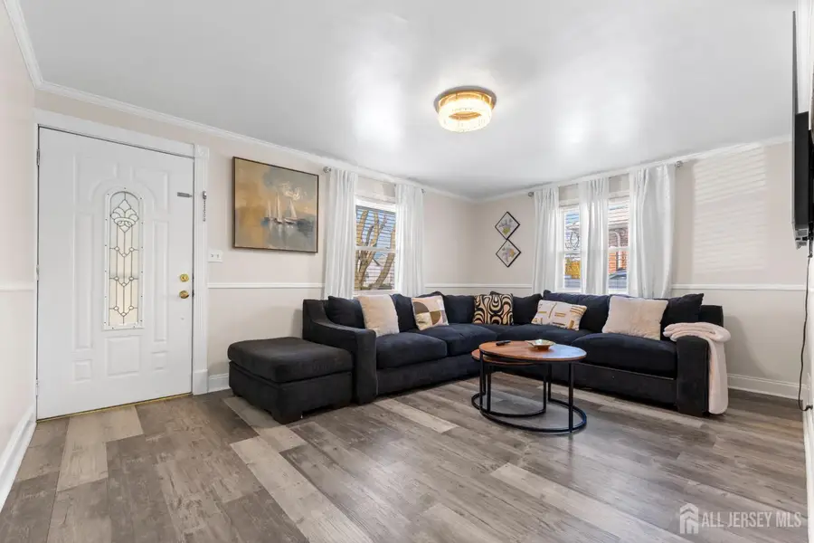 -696 Hanson Avenue, Perth Amboy, NJ 08861 - Image #3