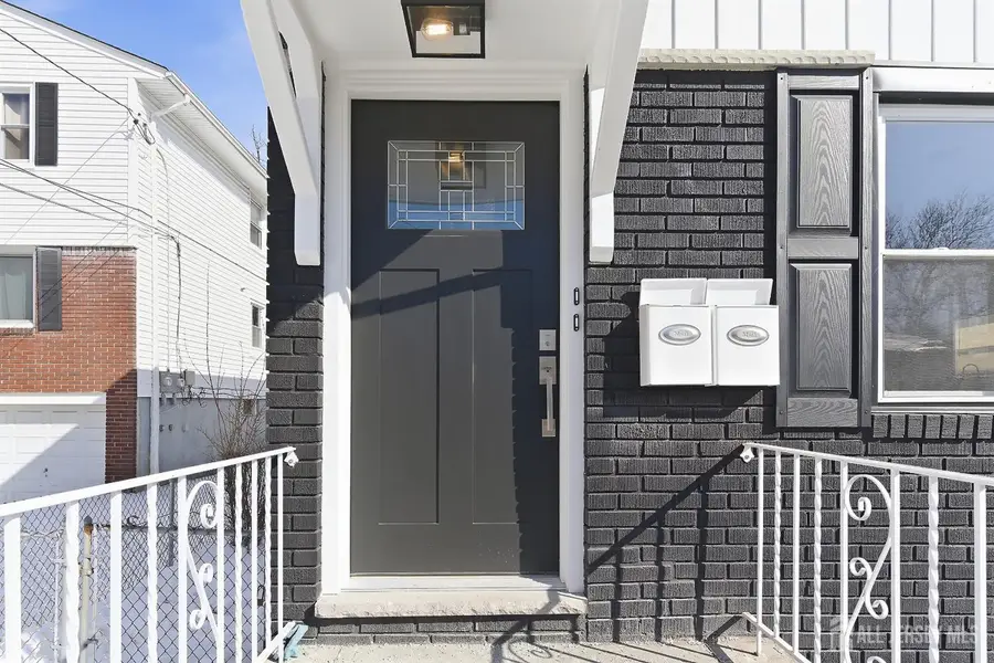 -19 Evelyn Court, Maplewood, NJ 07040 - Image #2