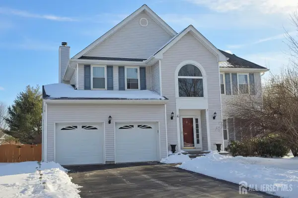 -4 Castle Court, Somerville, NJ 08873