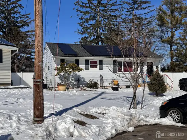 -4 Rocky Brook Court, Hightstown, NJ 08520