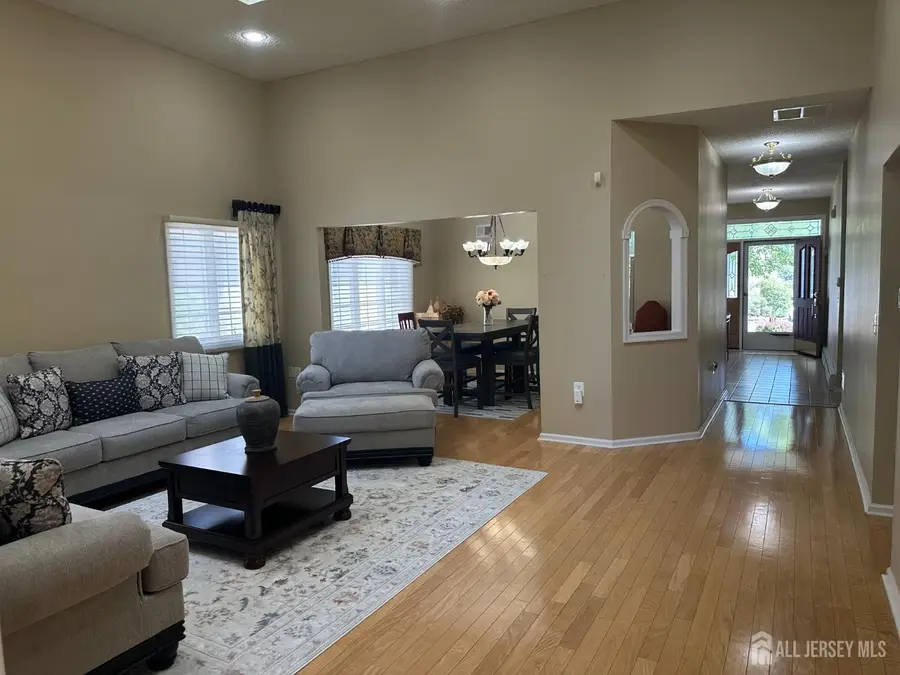 -31 Sherwood Drive, Monroe, NJ 08831 - Image #2