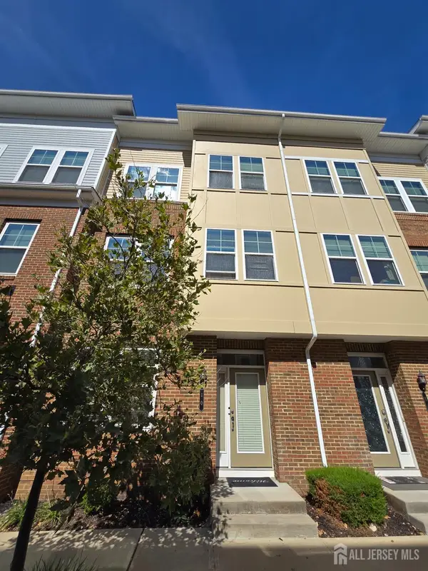 -10 Bond Street, North Brunswick, NJ 08902