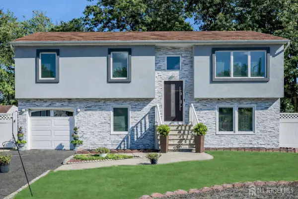 -34 Vernon Street, Sayreville, NJ 08859