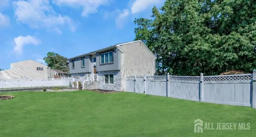 -34 Vernon Street, Parlin, NJ 08859 - #3