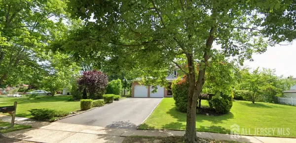 -30 Pelham Place, East Brunswick, NJ 08816