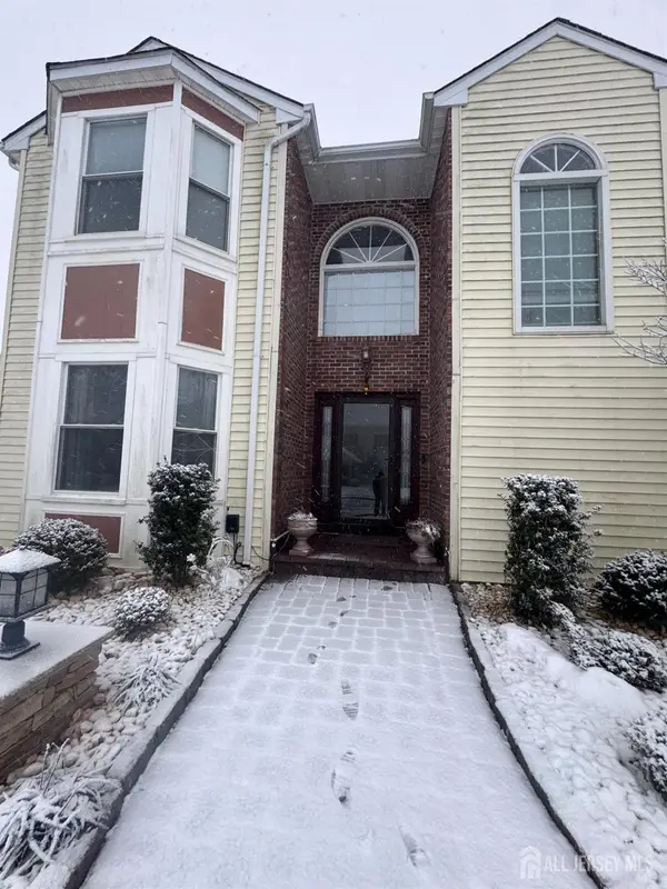 -6 Johnny Drive, Farmingdale, NJ 07727
