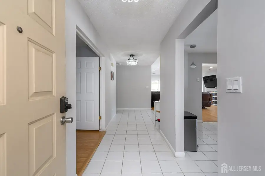 -35 Carriage Place, Edison, NJ 08820 - #3