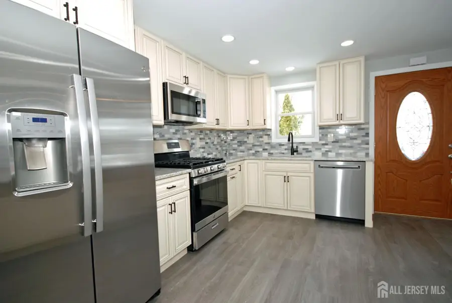 -824 Drake Avenue, Middlesex, NJ 08846 - #3