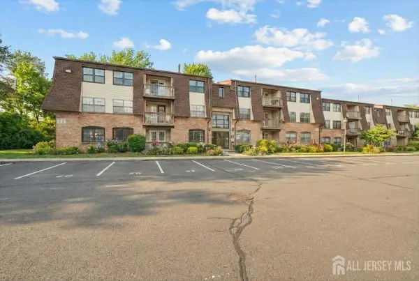 -209 Green Hollow Drive, Iselin, NJ 08830