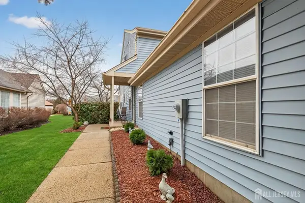 -5 Scarborough Road #D, Monroe, NJ 08831