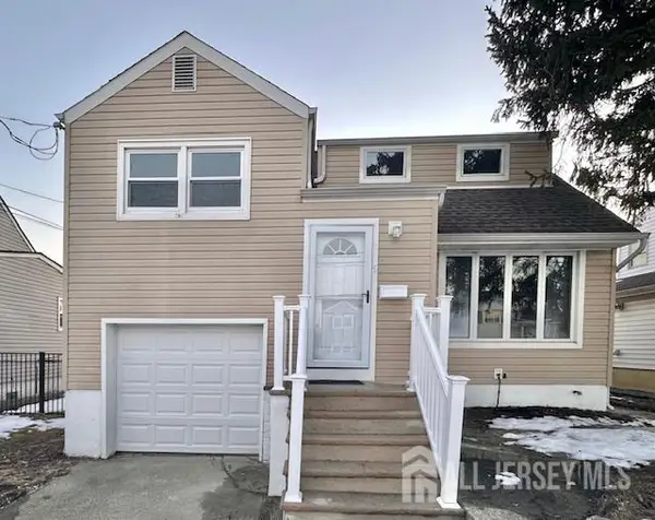 -5 Gardner Court, Sayreville, NJ 08872