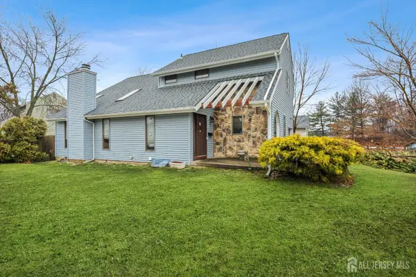 -18 Erik Drive, North Brunswick, NJ 08902