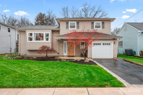 -29 Hollywood Drive, Woodbridge Proper, NJ 07095