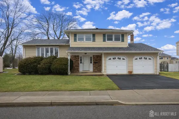 -21 Sherwood Road, Sayreville, NJ 08859