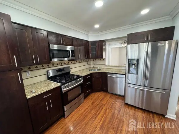 -121 E Dunham Avenue, Edison, NJ 08817